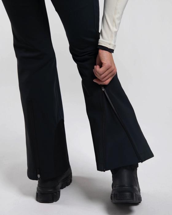 Women Core Embrace Pants