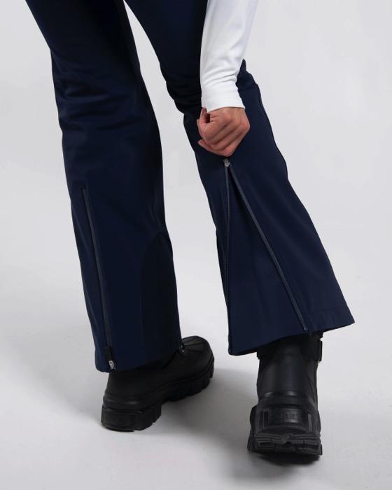 Women Core Embrace Pants